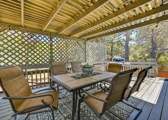 Bike, Hike & Unwind: Tranquil Getaway! Holiday home *