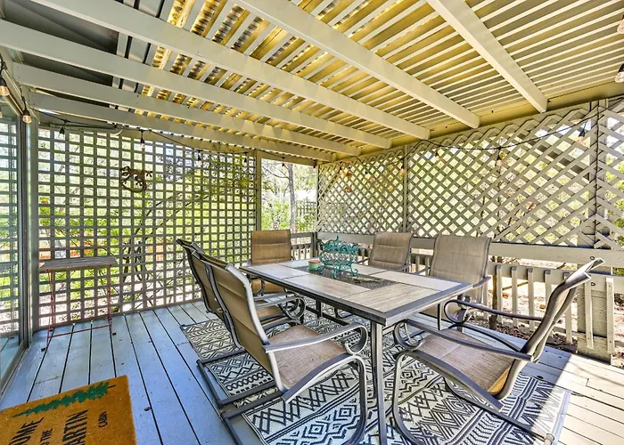 Bike, Hike & Unwind: Tranquil Getaway! Holiday home Payson